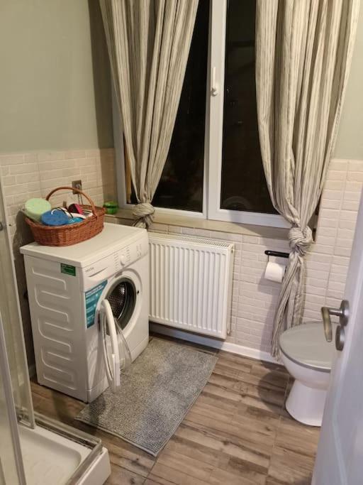 Lovely Apartament In Bucharest, Baba Novac Area Ngoại thất bức ảnh